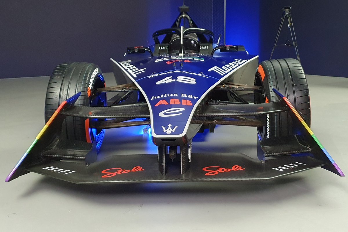 10piecesof8's tweet photo. Maserati have unveiled the livery of their debut entry in the all-electric racing series, Formula E.
Details:https://t.co/Oae6N9QGCo https://t.co/7uQZdfzPFe