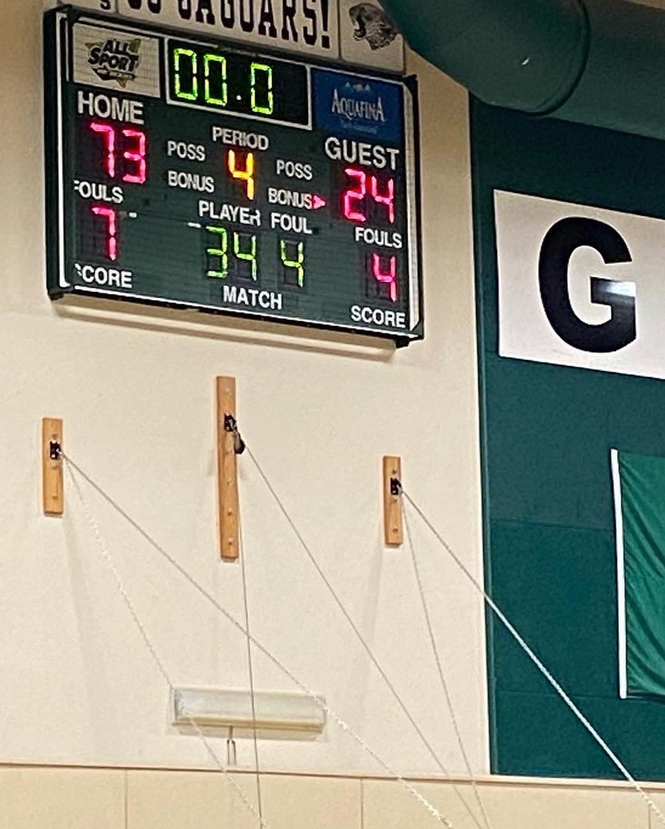 cheriseb35's tweet photo. Barnett twins! Senior season Emerald Ridge v Puyallup HS #GoJags 🏀 https://t.co/iuNiXEG7TA