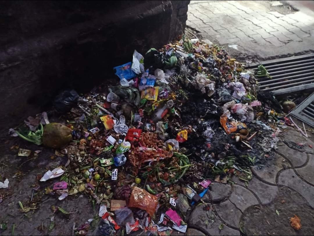 vivekguptaudh's tweet photo. @ani_digital @ANI We Welcome Recieving #G_20 .
But, This is the Actual Ground Reality of our Town #Disst Headquarter #Udhampur UT #JammuAndKashmir .
@PMOIndia @narendramodi @OfficeOfLGJandK @manojsinha_ 
@SwachhBharatGov . https://t.co/izRSgHfal6