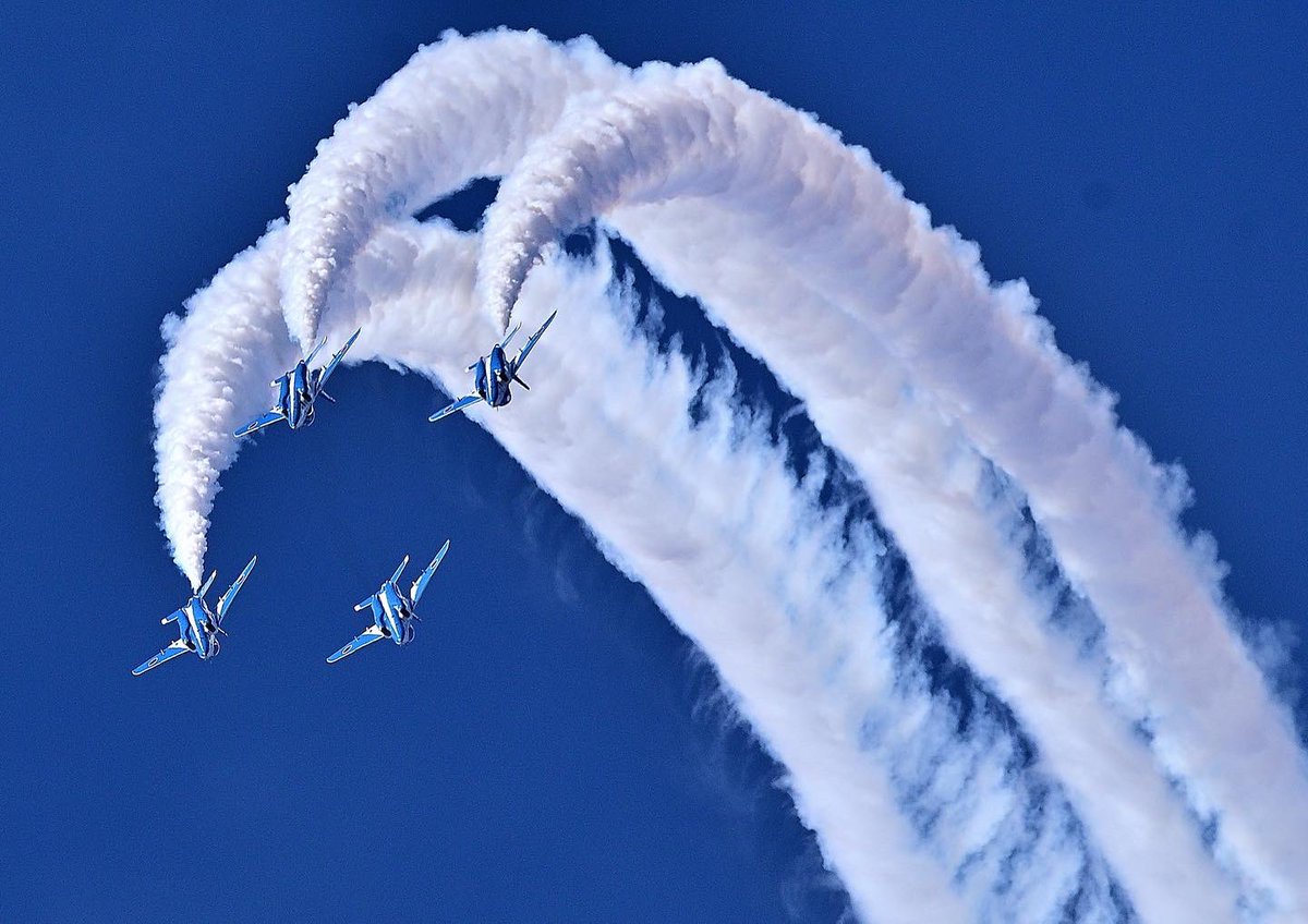 ponchan_787's tweet photo. 百里基地航空祭、ブルーインパルスを見てください😊 

#自衛隊 #航空自衛隊 #JSDF #飛行機 #飛行機写真 #飛行機撮影 #航空機 #航空機撮影 #写真 #写真好きな人とつながりたい #ファインダー越の私の世界 #キリトリセカイ  #百里基地航空祭  #百里基地　#ブルーインパルス　#第11飛行隊　#t4 https://t.co/SvZk7tA0wX
