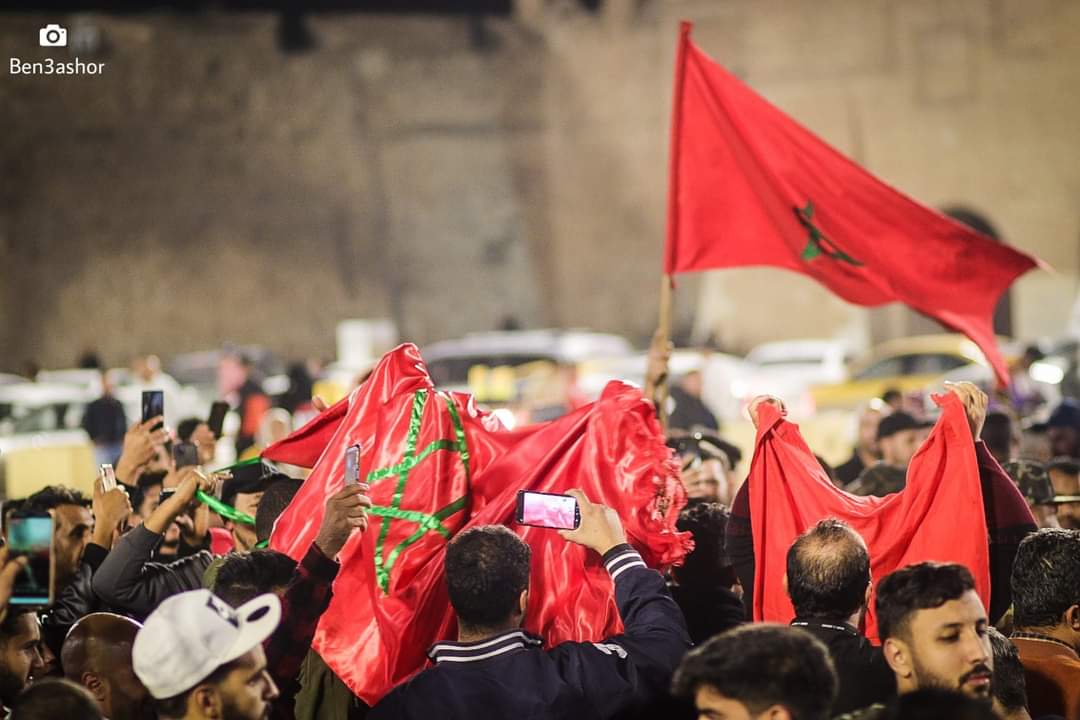 Asma_shebna's tweet photo. فرحة الجالية المغربية والليبيين في العاصمة طرابلس محلاها فرحتهم ♥️
صباح الفوز صباح النصر 🇲🇦🇱🇾♥️
صباح الهمم العالية 🌹

#أسود_الأطلس 
#كأس_العالم_قطر_2022 https://t.co/ymT9RoXCEK