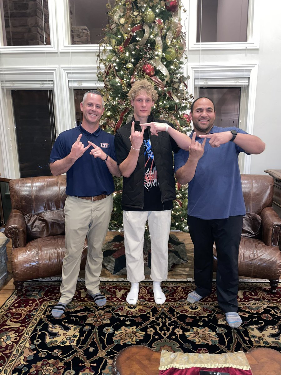 Luke Hansen (@lukehansen05) on Twitter photo Loved having the coaches at my house!! Go trailblazers!! <a href="/misi_tupe/">Misi Tupe 🇦🇸🇼🇸</a> <a href="/CoachPPeterson/">Coach Paul Peterson</a> <a href="/UtahTechFB/">Utah Tech Football</a> Loved having the coaches at my house!! Go trailblazers!! <a href="/misi_tupe/">Misi Tupe 🇦🇸🇼🇸</a> <a href="/CoachPPeterson/">Coach Paul Peterson</a> <a href="/UtahTechFB/">Utah Tech Football</a>