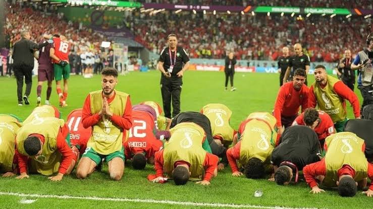 TuncayAkbas08's tweet photo. @demarkesports Ezanı Duymak İstemiyenin Ruhuna Fatiha okular
Tebrikler Fas
#Fas #İspanya https://t.co/jzWWwD4F99