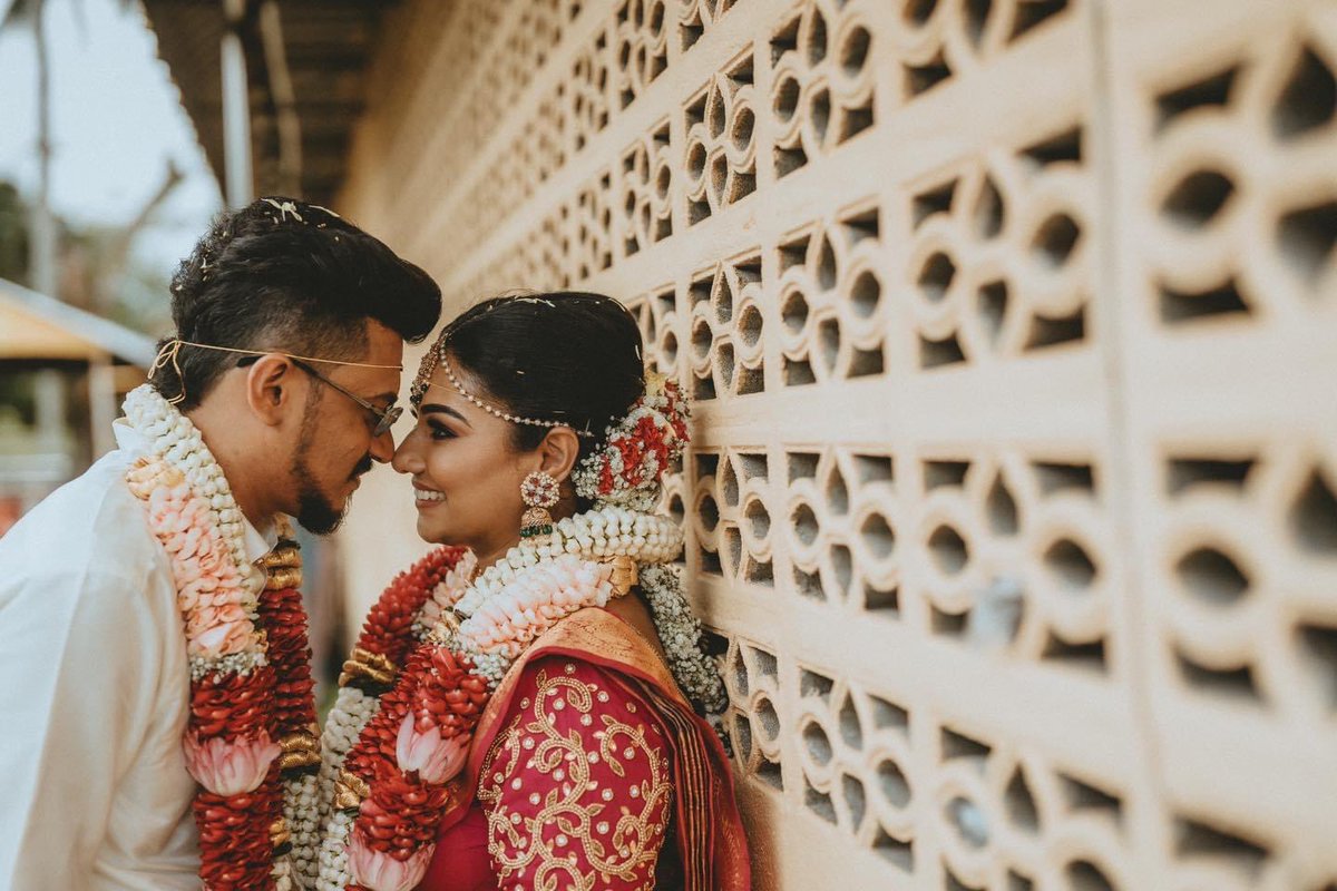 “When you are here, the stars disappear; Nothing can outshine the #weddingsaree that you wear.”

Counting #WeddingMoments of Selva & Thivyah.
___
#andrewkoestudio #photography #malaysianwedding #tiethethali #weddingphotography #weddingsutra #sonyalpha #sonyalpha7iv #sonymalaysia