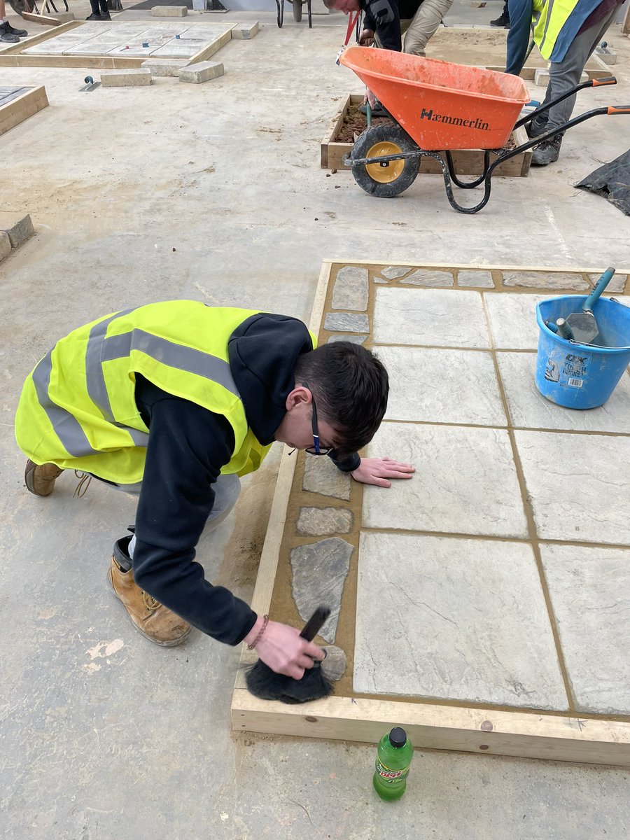 Nice job guys! Fantastic work completed by the level 1 multi trade, laying paving slabs with the students idea of a stone boarder 👍🏼 #pavingslabs #stonepaving #creative #construction #maesteg #caerau #nptcgroupofcolleges