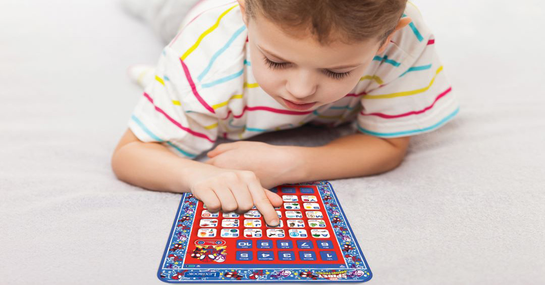 LexibookCom's tweet image. Lexibook élargit sa gamme éducative et dévoile sa nouvelle tablette interactive bilingue (Français/Anglais) Spidey et ses amis extraordinaires !

Plus d’info dans notre newsletter bit.ly/3VT6TUc et sur lexibook.com.

#Lexibook #musique #spidey #abécédaire