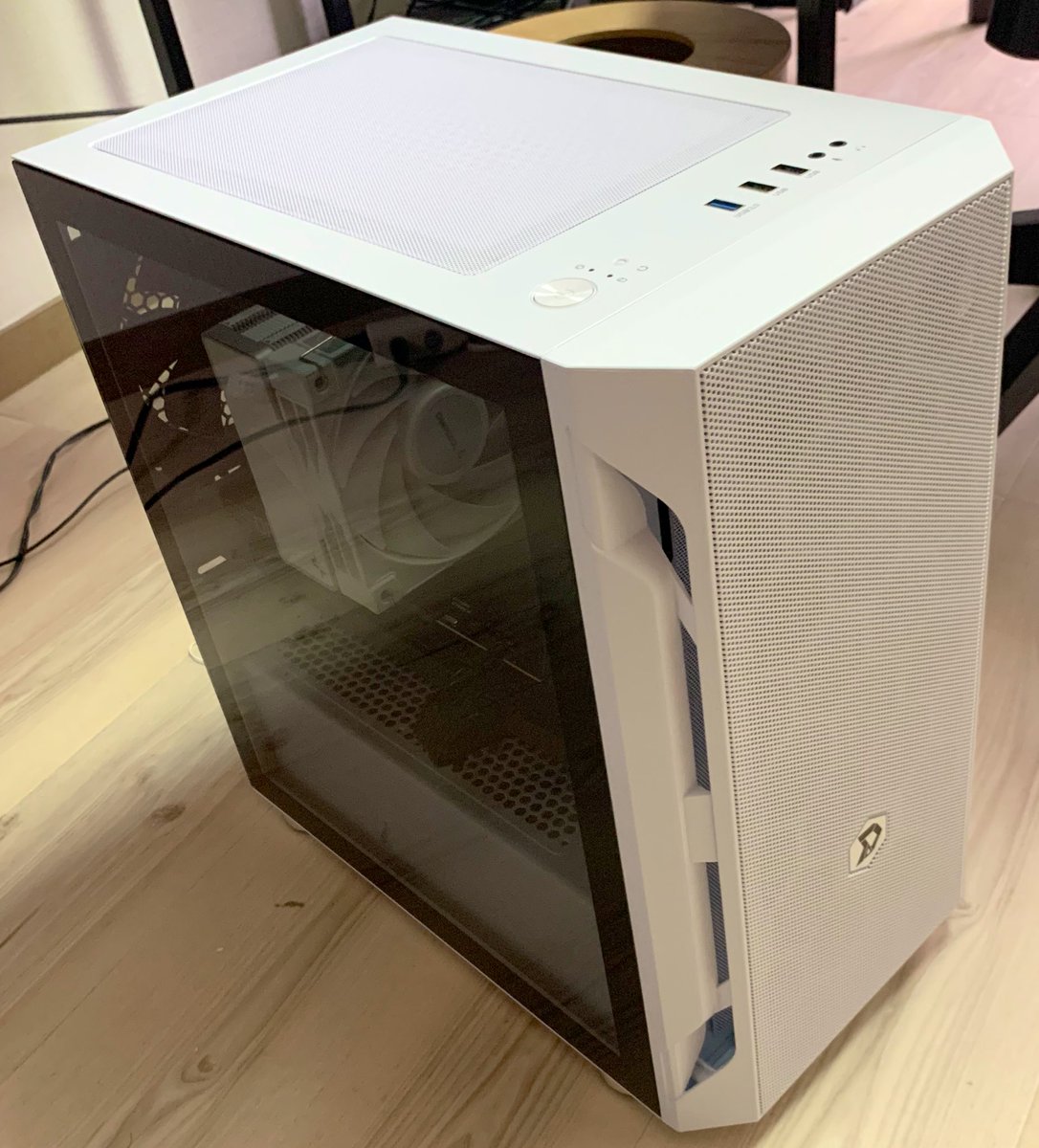 SUGARpepepe's tweet photo. @Ozgaming_dai
#dai自作PC_SHOP
念願のゲーミングPCを買った
ショップの人ずっと丁寧な対応してくれてPCもツイッターも初心者のわいでもスムーズに買えたから皆にもおすすめ https://t.co/SrabNCZ1yX