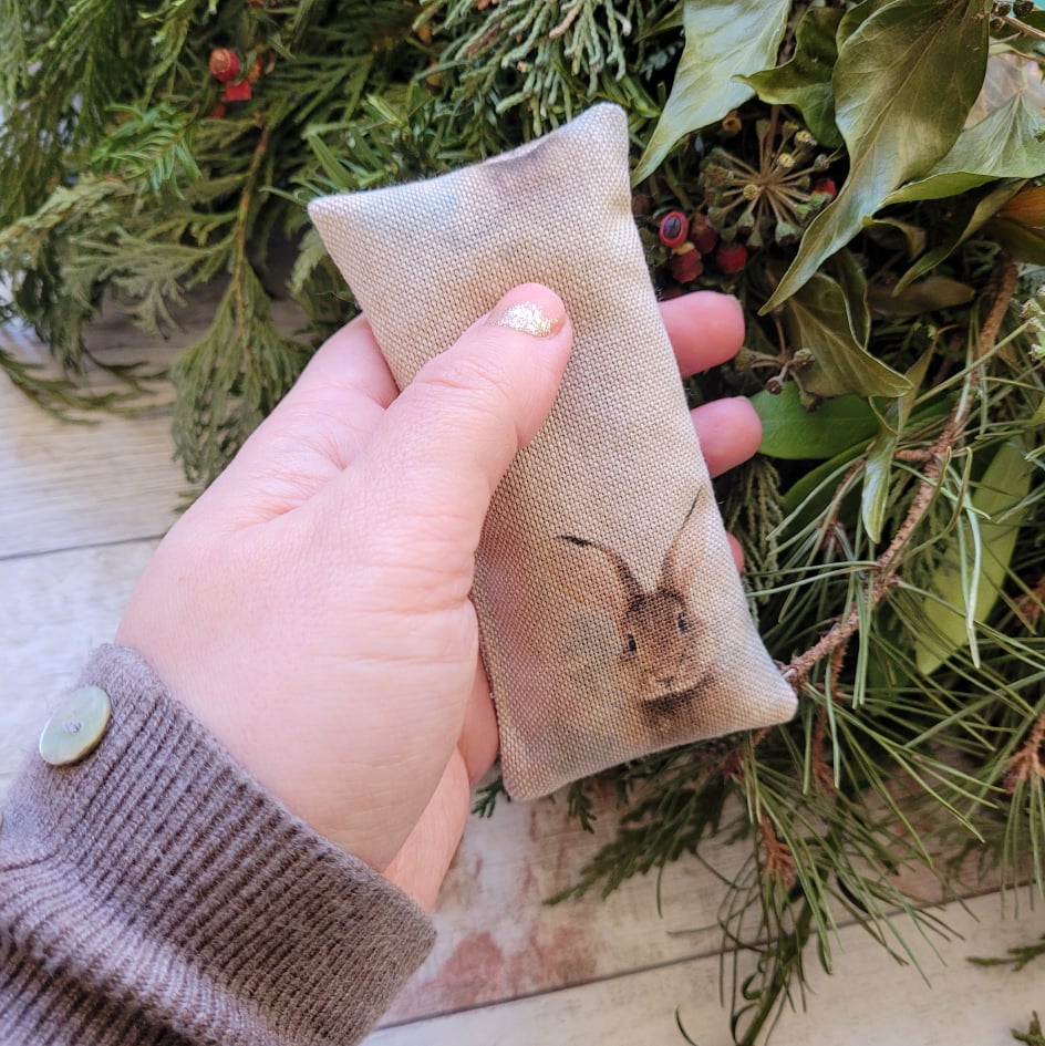 Warm those hands! Hare hand warmers natural reusable warmers for keeping hands warm etsy.me/3F5Orkx via @Etsy #MHHSBD #UKMakers #smallbusiness #CraftBizParty #etsyshop