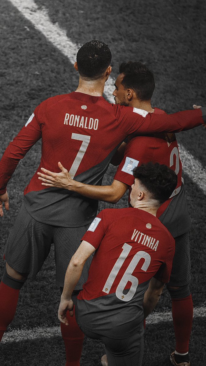 Ggraphics13's tweet photo. ++Ronaldo 😍 https://t.co/4aEGqniDj7