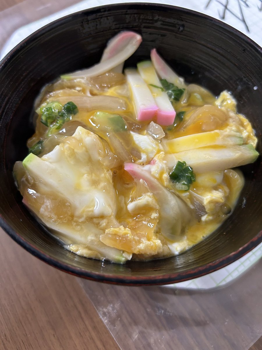 naka_170's tweet photo. 今日は玉子丼❤️
この甘さがたまらない😆👍
トロトロ玉子も最高❤️
久しぶりに作ったな😆

今日も、バタバタと忙しい1日でした😊
明日も頑張るよ〜👍
#玉子丼
#丼
#中島亭のごはん 
#和食
#トロトロ玉子
#美味しい
#美味しいもの好きな人と繋がりたい https://t.co/9YiEHbyx9J
