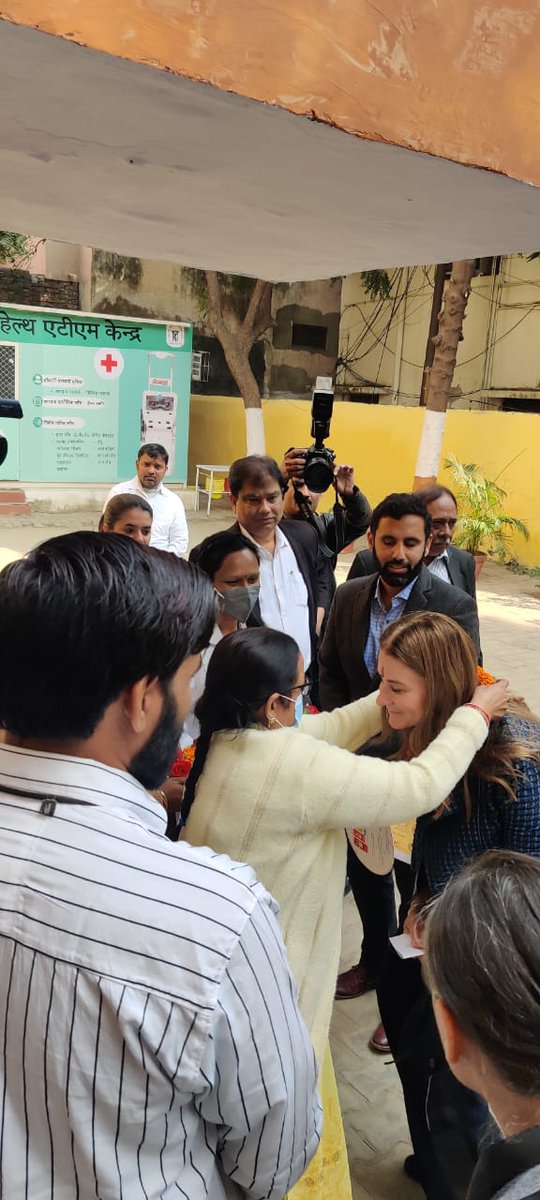 nhm_up's tweet photo. Today co-chair &amp; trustee of @BMGFIndia Melinda French Gates  visited HWC Chitwapur at Lucknow &amp; observed the Antenatal care,Family Planning,Immunization, Telemedicine services provided by the health facility to secure good health care for all &amp; appreciated the efforts of @UPGovt https://t.co/JKG7jMhKxa