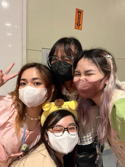 shawrawt to these girlies who inspire me so much!!!!     