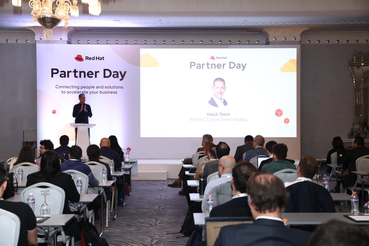 Red Hat Türkiye tweet media