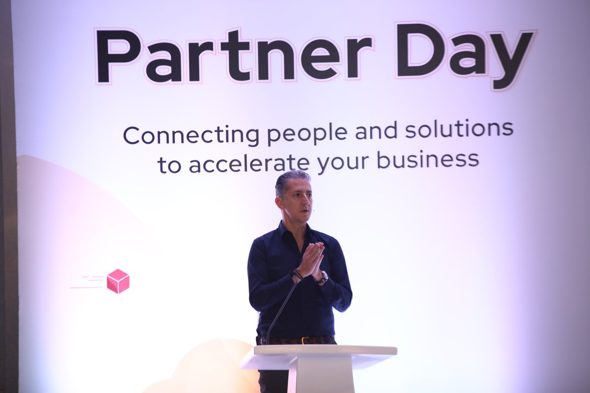 Red Hat Türkiye tweet media