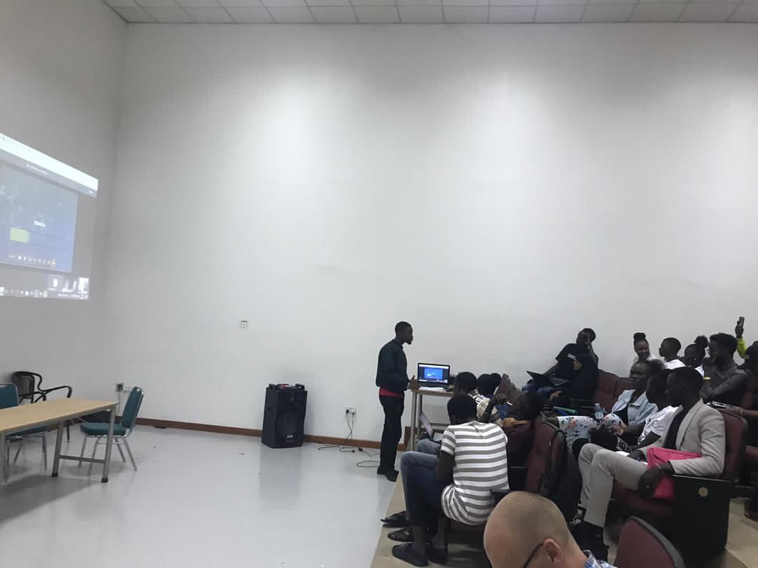 EcoBrixs's tweet photo. EcoBrixs in conjunction with @iuea_uganda and other partners carried out a 7-day training to the students on circularity. Plastic recycling was the major topic and students learnt how best they can recycle, upcycle and downcycle within there communities.
 https://t.co/8DfAqpQBo3 https://t.co/KtdgXbT3r0