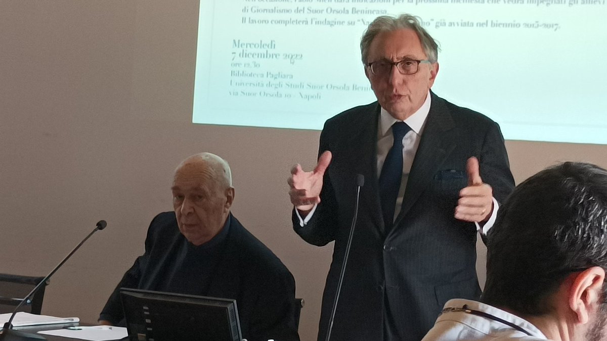 I saluti del rettore Lucio d'Alessandro all'inizio della lectio magistralis di <a href="/paolomieli/">paolo mieli</a> "Napoli cent'anni fa" all'università Suor Orsola Benincasa di #napoli <a href="/UNISOBNapoli/">SuorOrsolaBenincasa</a>