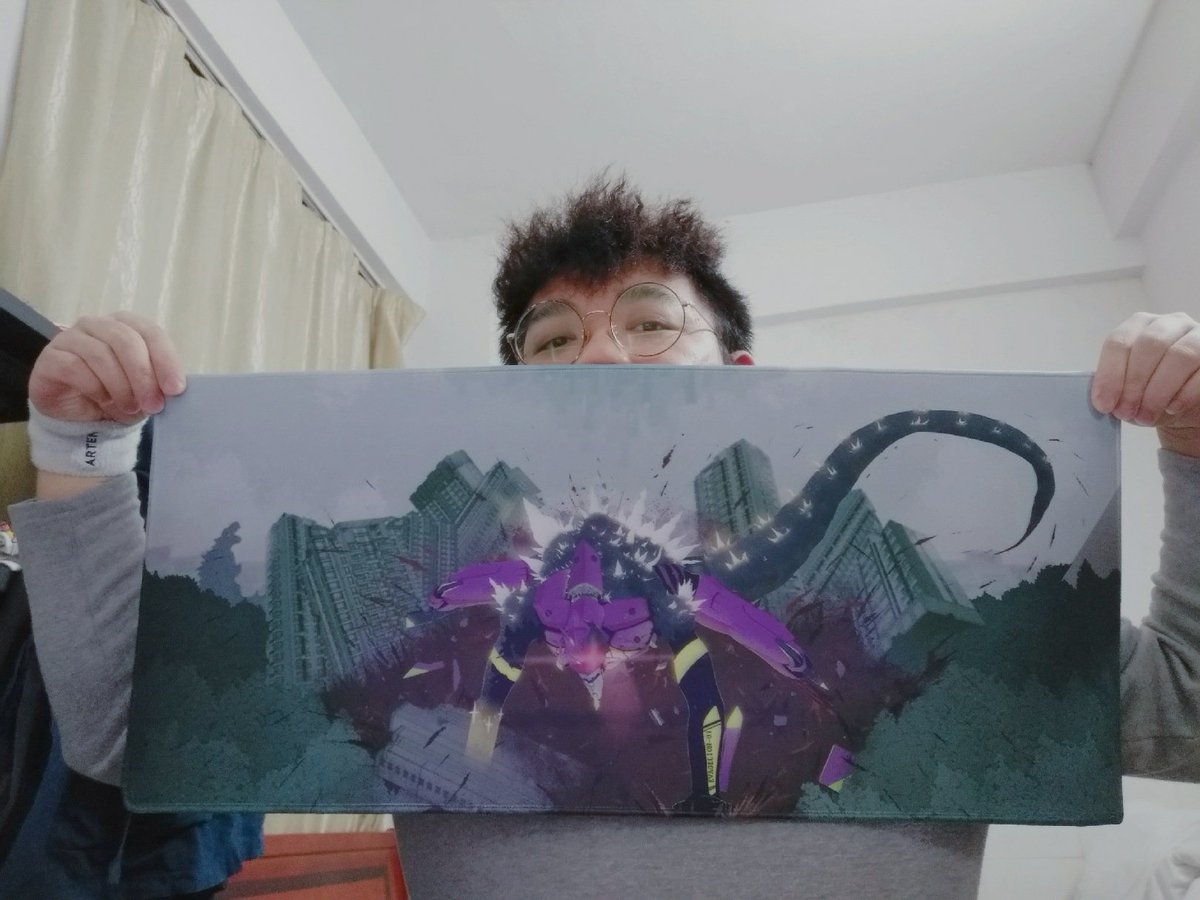 basontiy's tweet photo. 帅了！终于画好了本年度自己的最佳画作了～EVANGELION X G GODZILLA https://t.co/vbXVwcTwFn