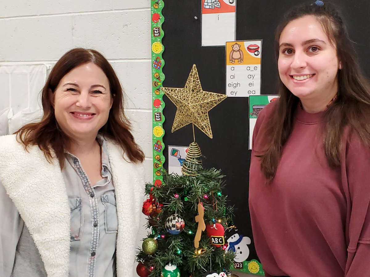MikeW_OutdoorEd's tweet photo. Three wonderful Associate Teachers at St. Luke the Evangelist C.S. in Whitby have hosted our teacher candidates. Thank you #DCDSB. #Education #OntarioTech https://t.co/oqVlmcCLSn