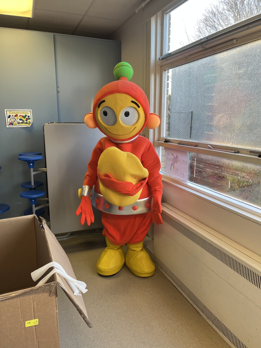CountesswellsSc's tweet photo. We had a very exciting visitor today. Ziggy was on hand to help us remember the road safety rules. @RoadSafetyScot #GoSafeWithZiggy https://t.co/RIo9jSo8MH