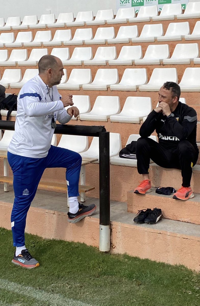 _W78__'s tweet photo. Marseille et Lens qui s’entraînent ensemble à Marbella https://t.co/vwmfhQthjC