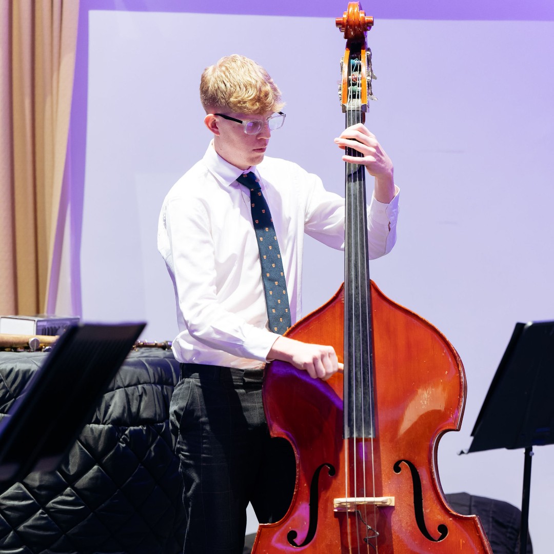 CharterhouseSch's tweet photo. Big Band, directed by Mr Corkin, gave a rousing performance at their annual Christmas Band Show taster concert 🎶🎷🎤👏 @CharterhouseMu1
#jazz #music #bigband #getintotheswing #concert #performance #schoollife https://t.co/U7XI0lfggX