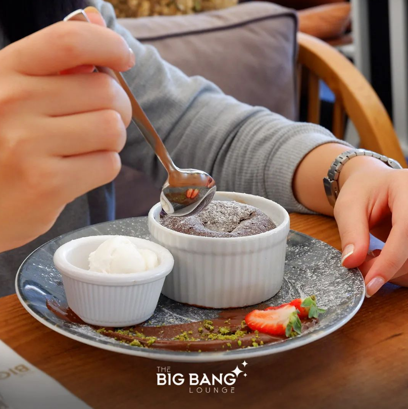 Big Bang’de terapi vakti 🍨
Cuma gününün enerjisiyle haftayı bomba gibi kapatmaya ne dersin ?
#bigbang #ataşehir #sufle #sufledance #tatlı #tatlıkaçamaklar #çikolata #mola #lezzet #mutluluk