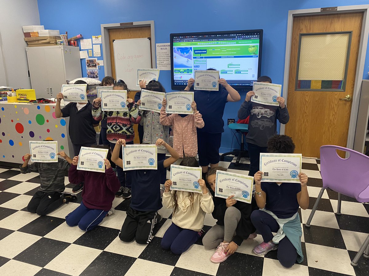MissFranciosa's tweet photo. Students @S3_Belleville @S8_Belleville @S9_Belleville @S10_Belleville celebrated Computer Education Week by participating in Hour of Code. #Computereducationweek #HourOfCode #coding https://t.co/H9jR9ZiRf1