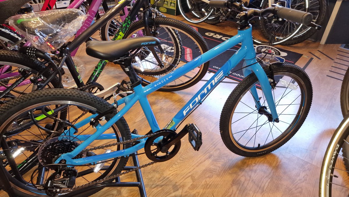 Forme Kinder mx20 now £285 come and see us.
Support your local bike shop this Christmas 
#newbikeday #SupportLocalBusinesses 
#bikes