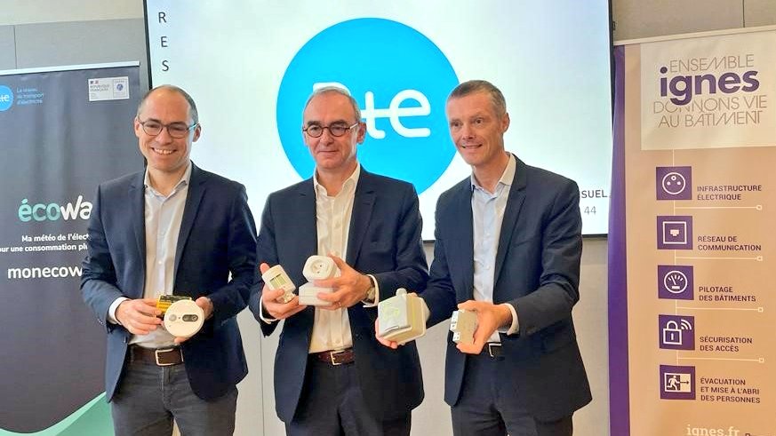 Le Bâtiment est un des plus gros consommateurs d'électricité les jours de grand froid, avant l'Industrie.

Connecter les installations (notamment le chauffage et l'éclairage) pour être plus sobre et pour les jours #EcoWatt, c'est possible et efficace.

Faisons-le.