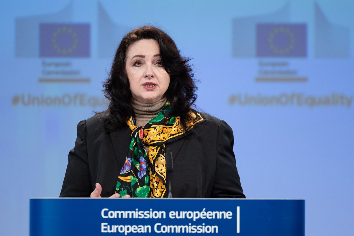 EC_AVService's tweet photo. ⚖️ #Equality Package: The Commission proposes new rules for equality bodies and the recognition of #parenthood between Member States 👨‍👨‍👦‍👦
@helenadalli @dreynders 

📸 &amp; 📽️ https://t.co/v7QzsoXhSc https://t.co/7mroaxeQNu