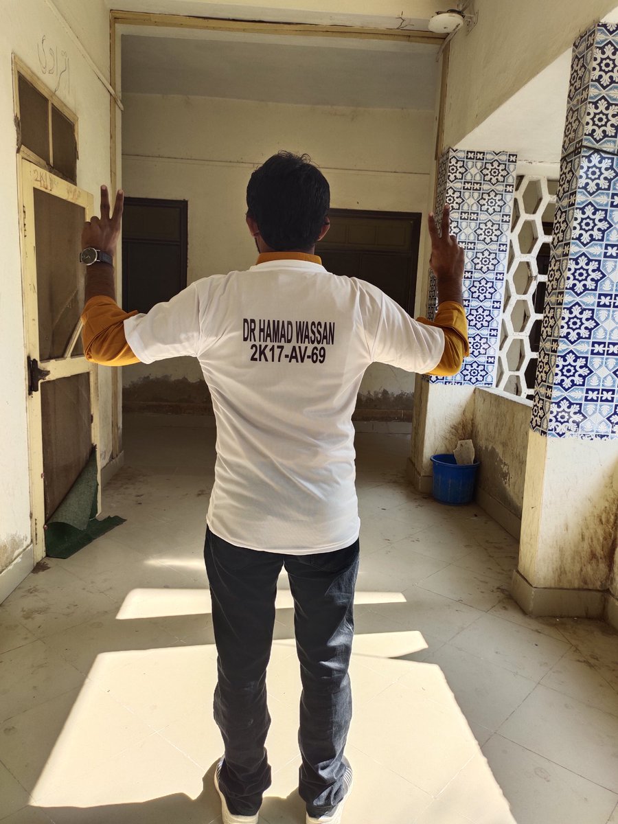 DrHamadWassan's tweet photo. #commentsday #finalyeardiaries
گھڻو روڪيو لڙڪن کي نيٺ آيا لڙي
ھي وڇوڙي جي گھڙي ڪيئن ��ساريان.
Last Moments At Zarii Universty SAU Tandojam . https://t.co/uyPDzXksiV