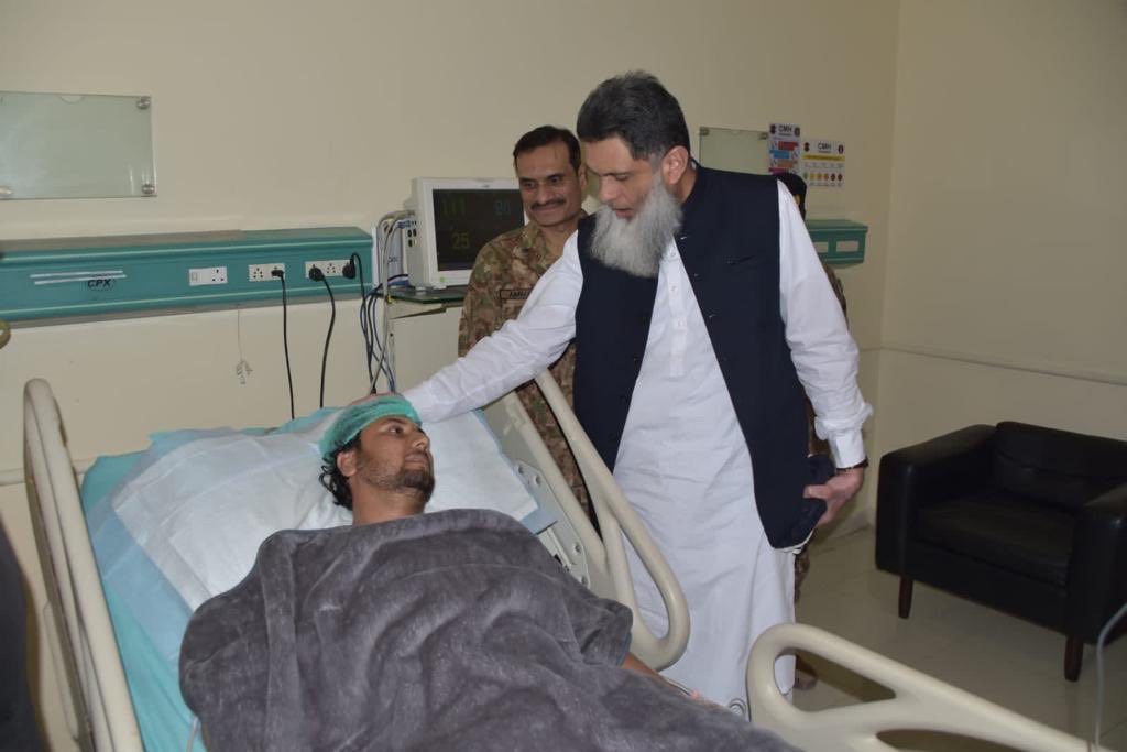 Visited #SSG Israr Muhammad. Happy to see him in good spirits and making full recovery. Epitome of courage,dedication to Pakistan. I and my family will always be indebted to him for his extraordinary valor in Kabul on 2 Dec. We will not be deterred by cowardly acts of terrorism.