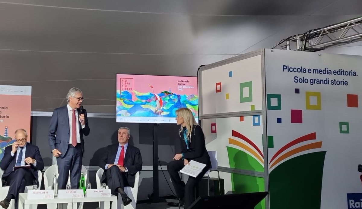 .<a href="/dieguida/">diego guida</a>: "Teniamo ferma la barra sul cartaceo con un occhio al digitale. Vogliamo venga rispettata la dignità professionale e culturale che il piccolo #editore può garantire"

#paoloorneli: "@piulibri22 è una delle manifestazioni più preziose e partecipate a Roma e nel Lazio"
