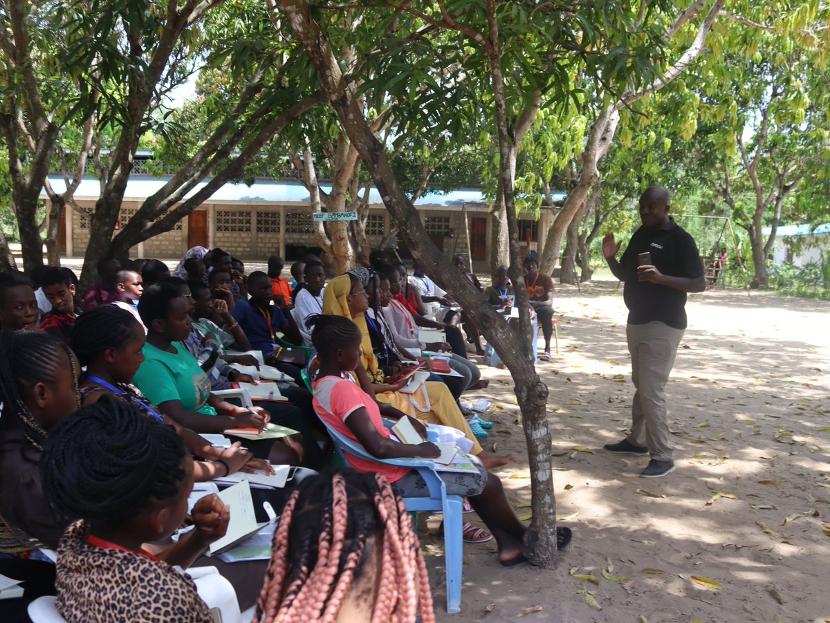 Aiducation's tweet image. Currently implementing a one-week Realize Your Potential mentorship academy for our newest scholars in Kenya. Topics include personality tests and career choices, study strategies and developing ideas for building a better Kenya as well as other life topics. 
#mentorshipprogram