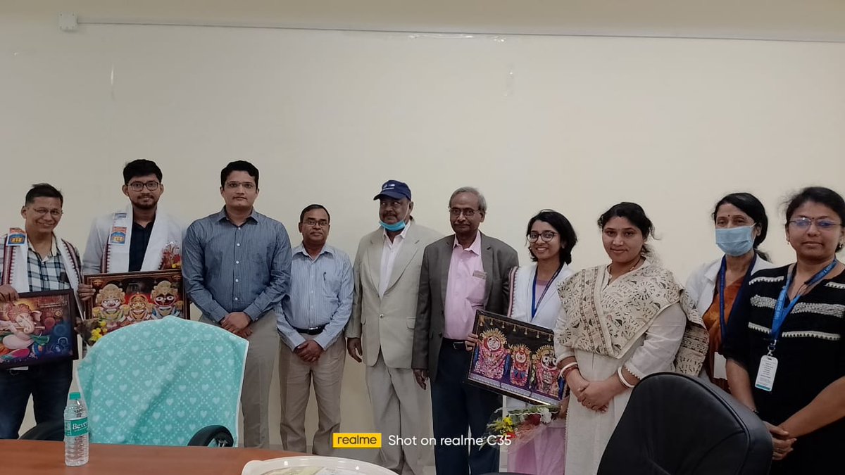 DMBaleshwar's tweet photo. Collector, Balasore felicitated 2nd yr MBBS student Mr.Asutosh &amp; Miss Minakshi of FMMCH, Balasore who made us proud by securing 2nd position in National level Quiz competition held in Bhubaneswar during National Annual Conference on ENT.@FmmchBalasore @HFWOdisha https://t.co/BHyI3waPRu