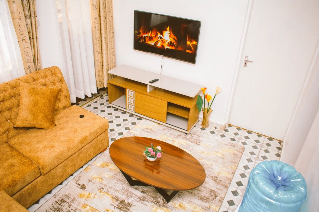 NyawiraGachihi's tweet photo. If in need of an AirBnB in Nakuru hmu on 0779 839 152 https://t.co/ikS7TXR7DE