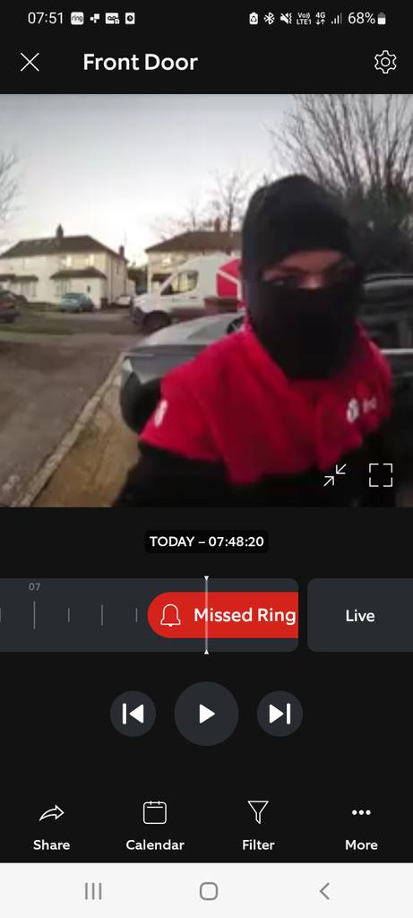 champiain's tweet photo. @DPDgroup_news I understand that it's cold, however is it appropriate for your drivers to be knocking on doors wearing this? https://t.co/CxE2ue8jje