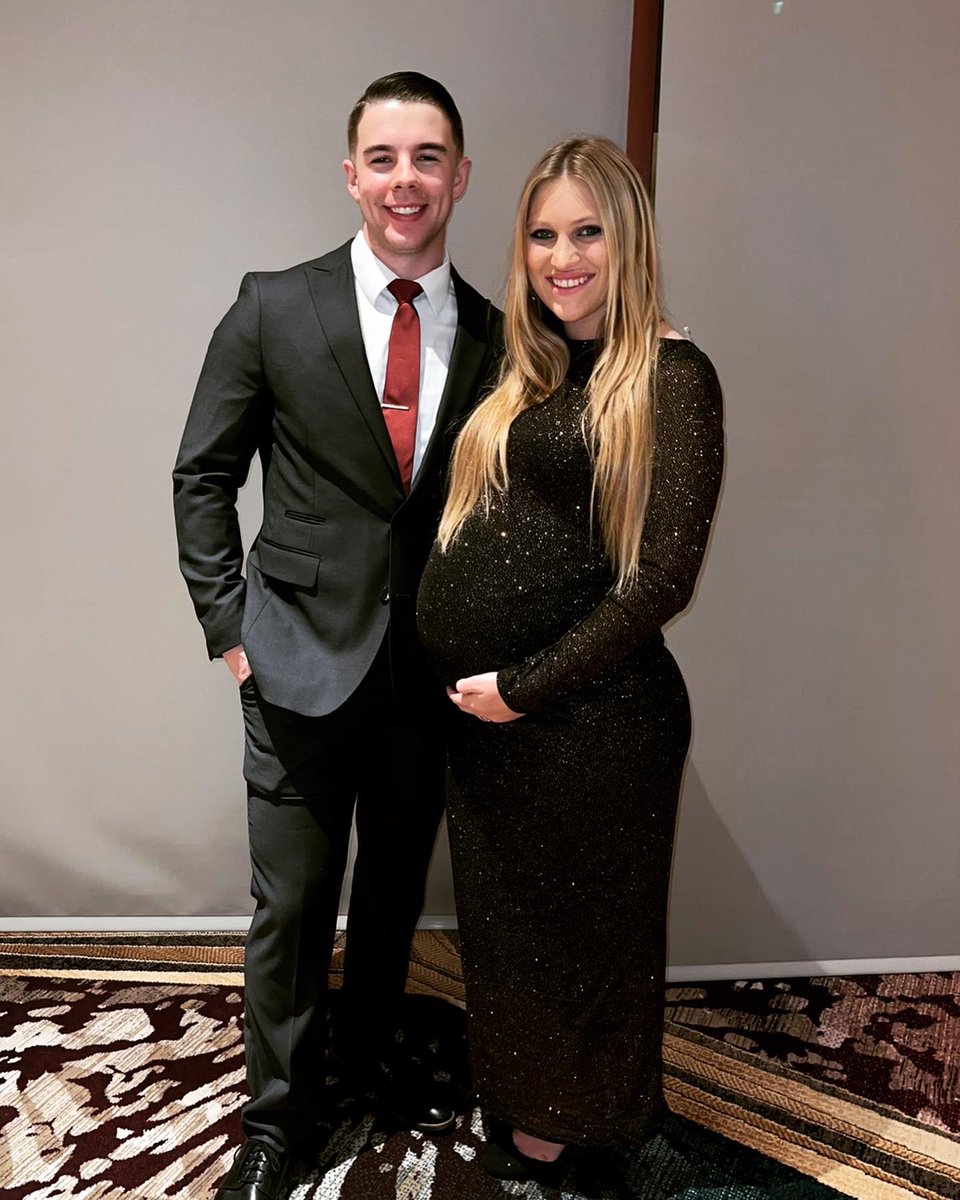 haleypriebe's tweet photo. Marine Corps Ball ❤️ can’t believe I’m 35 weeks and baby boy will be here so soon 💙 https://t.co/S91ChxubbW