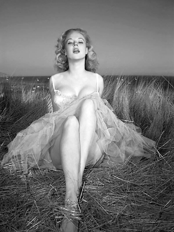 NotableClassics on Twitter: "Betty Brosmer https://t.co/JvrV1gu919