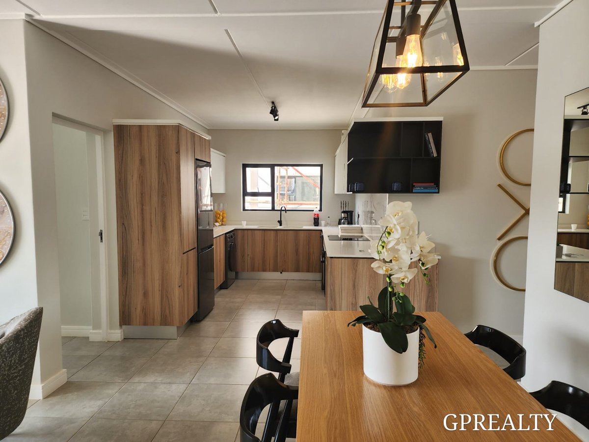 <a href="/gp_realtygroup/">GP REALTY GROUP</a> 2 Bedroom Townhouse For Rent in Waterfall, Midrand
R11 500

#Property
#Forrent
#Townhouse
#Midrand 
#Firstfloor 
#Munyaka