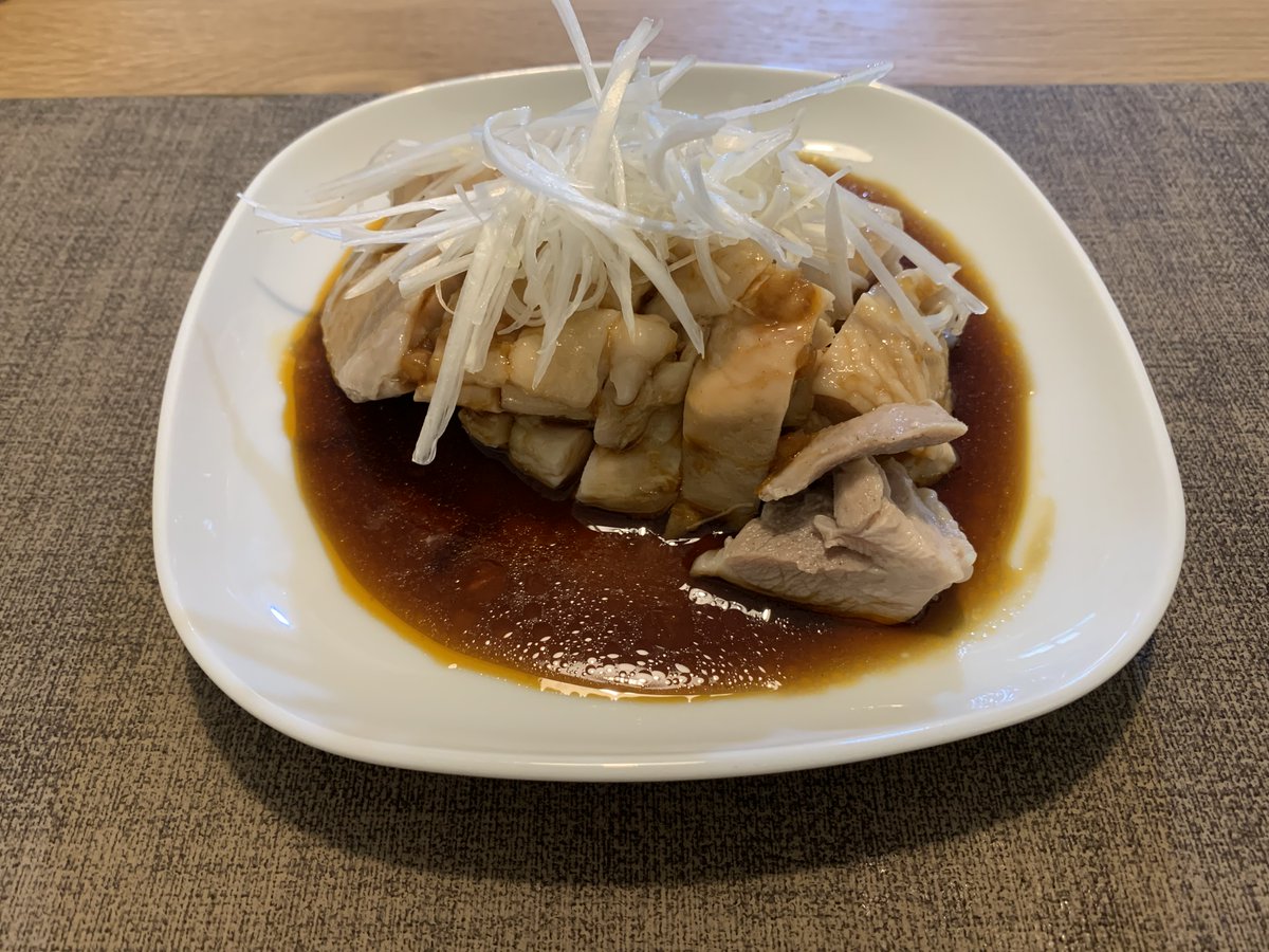 TORA_HOMECOOK's tweet photo. 日本男生做了口水雞。
Japanese guy cooked Mouth watering chicken.
よだれ鶏作りました．
#mouthwatering 
#口水雞
#よだれ鶏
#日本菜　
#日式料理 
#日本家庭料理
#japanesedish 
#japaneserecipe 
#japanesehomecooking 
Follow 
@TORA_HOMECOOK

Check recipe here 做法 https://t.co/lc9hX3jepA https://t.co/mCmwIlkJai