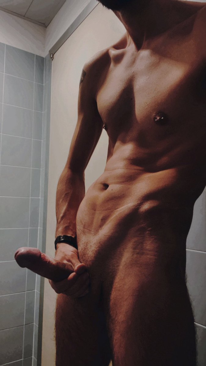 byunt4e's tweet photo. Jerking around https://t.co/XZMygq5R0h