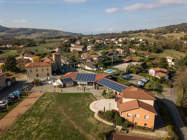 rakotondranahy's tweet image. [#Webinaire #OnAir] 
@enedis🌱 « Les territoires ruraux avant-garde #transitionenergetique »➡️66% de la production d’énergies renouvelables 🇫🇷provient des zones rurales🔝réalisations exemplaires @auvergnerhalpes avec @Jean_LucFUGIT @hespul @AURA__EE 🤝SMAP&amp;amp; #FlexCantal