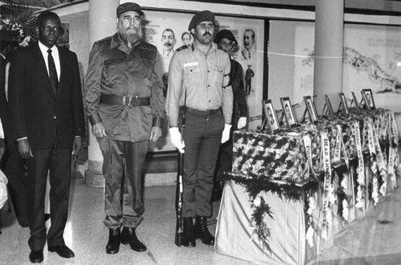 En homenaje a los internacionalistas caídos en la defensa de la Patria, cada 7 de diciembre se les rinde tributo a los Héroes y Mártires. #BMCGuineaBissau #CubaViveEnSuHistoria @ArgudinMilagros @cubaengb @CubacooperaGb
