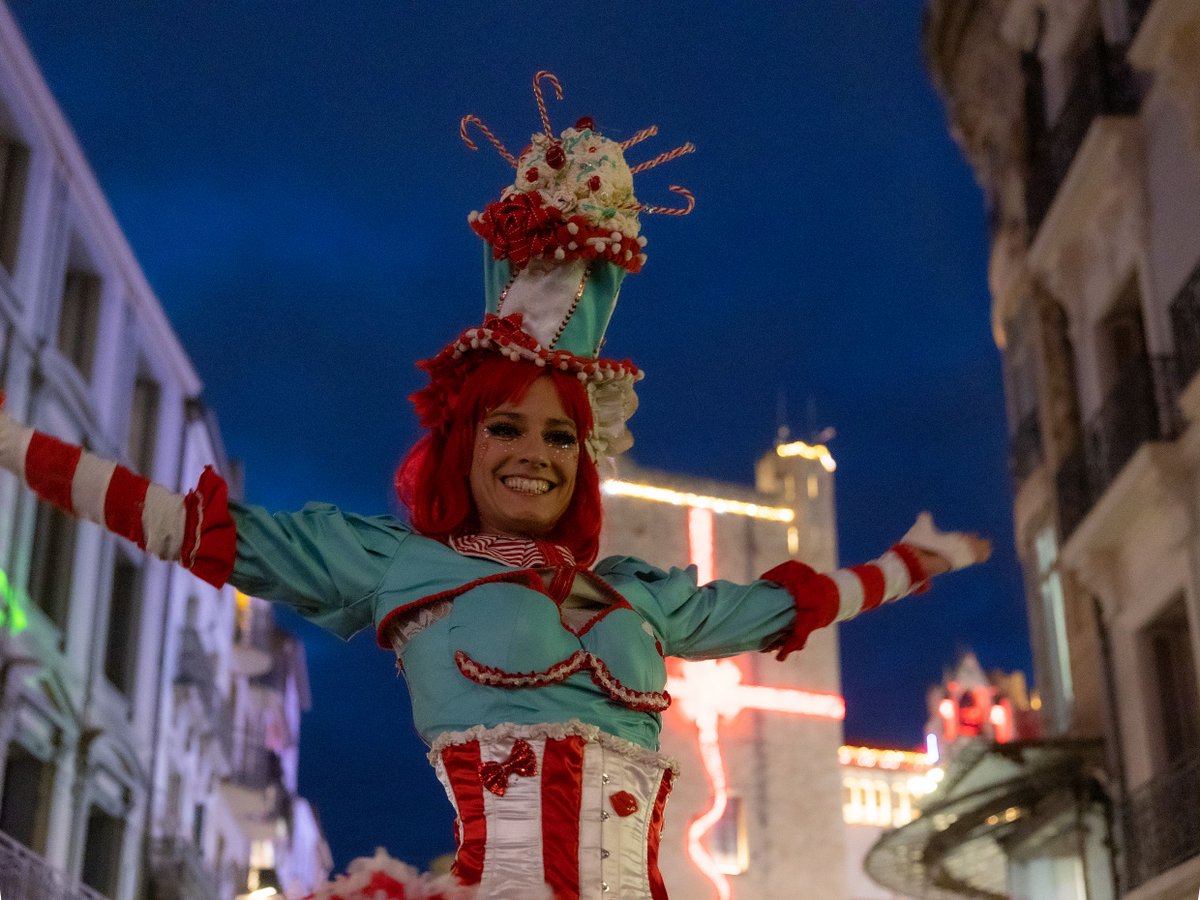 villedenarbonne's tweet photo. [FÉERIES DE NOËL]
Ce week-end, c'était le top départ des Fééries de Noël !
Retrouvez tout le programme sur : https://t.co/GVmH4oNGjk

#Narbonne #Feeries #Noel #Xmas #Christmas #XMAS2022 https://t.co/Og6dHw9o9m