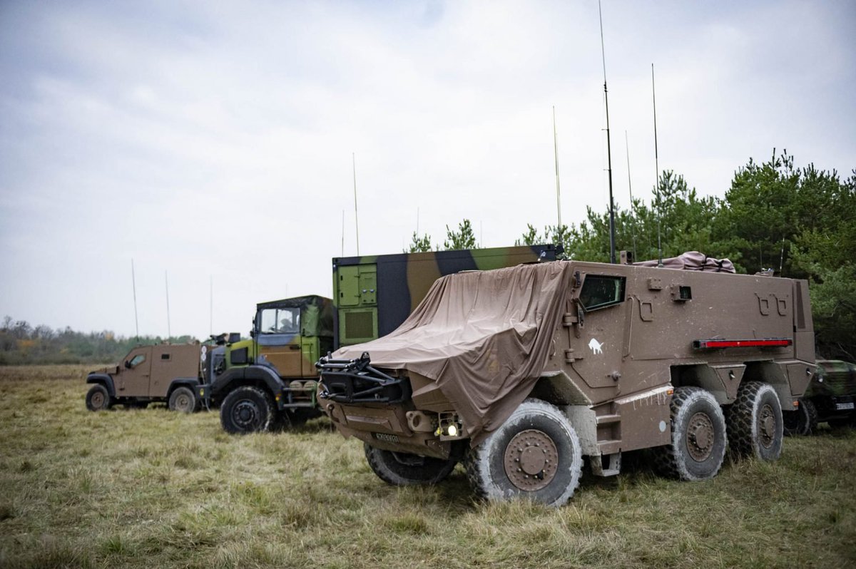 BelgiumDefence's tweet photo. Van 14/11 tot en met 9/12 was het Bataljon Ardense Jagers vertegenwoordigd tijdens de oefening #SCORPIONXII in Mailly-le-Camp 🇫🇷. 40 🇧🇪 militairen vielen er gedurende een maand onder de orders van een Franse brigade 🇫🇷🤝🇧🇪 Capacité Motorisée https://t.co/9m2S5AThHM https://t.co/ijRBd3DTHA