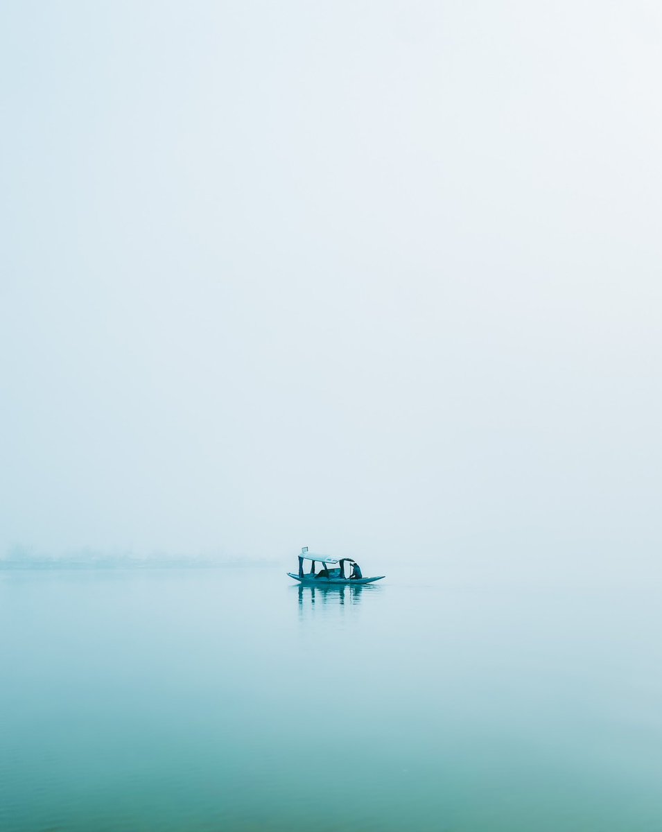 Sometimes when you lose your way in the fog, you end up in a beautiful place! Don't be afraid of getting lost!

#shotoniphone #earth #stayandwander #passionpassport #natgeoadventures #agameoftones #moody #kashmir #instagood #instamood #mindtheminimal