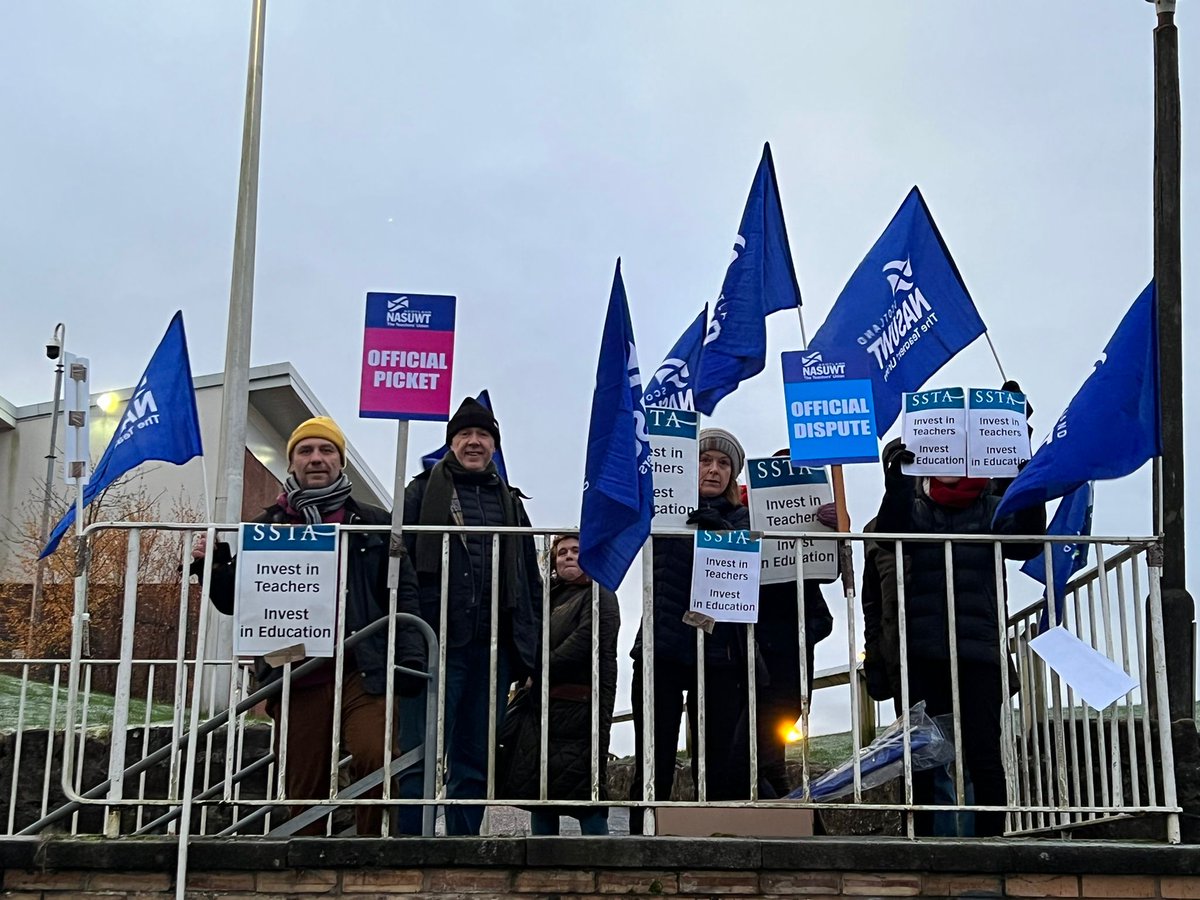 NASUWT_Scotland's tweet image. Shout out to teachers at St Andrews and St Brides in East Kilbride, South Lanarkshire! #betterdealforteachers