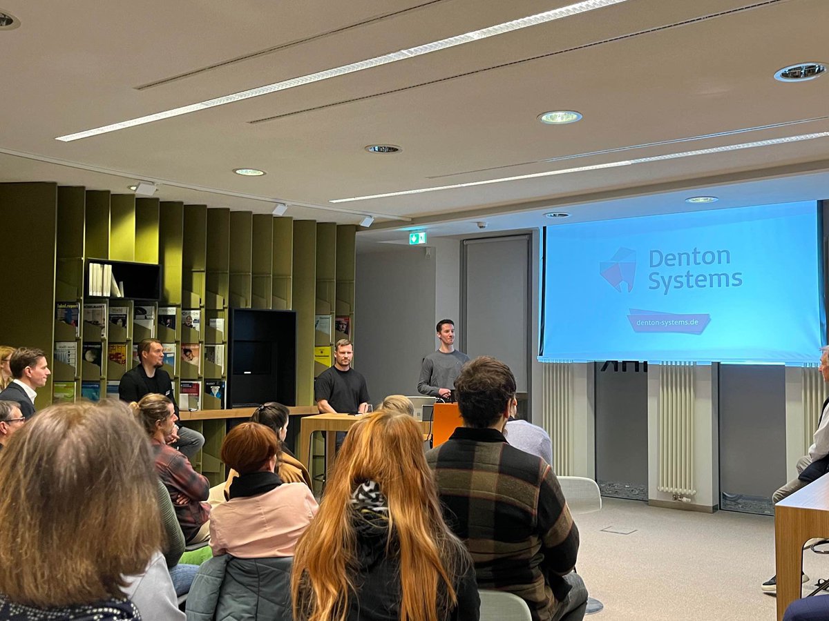 Unsere beiden Gründer Marius und Dennis waren gestern auf der #Wellkammer der <a href="/IHKPotsdam/">IHK Potsdam</a>. 

Nach einem herzlichen Willkommen von Dr. Daniel Hönow, haben unsere Gründer über die Erfahrungen in der Zusammenarbeit mit der IHK Potsdam berichtet.

#ihk #gründung #veranstaltung