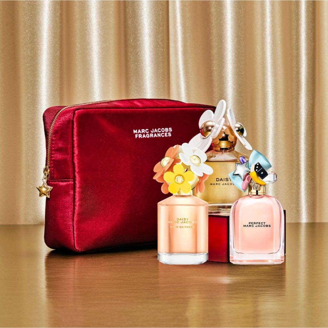 FOLLOW, LIKE & RT TO WIN! 🎄 MARC JACOBS GIVEAWAY 🎄 Enter for a chance to win Perfect, Daisy, Ever So Fresh and the Marc Jacobs red pouch. Competition ends 17/12/22, UK only, winner will be contacted via DM!